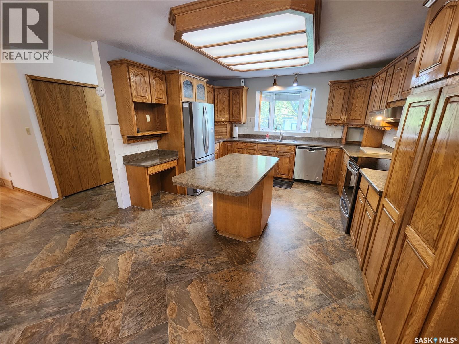 514 1st Avenue E, Lampman, Saskatchewan  S0C 1N0 - Photo 9 - SK019310
