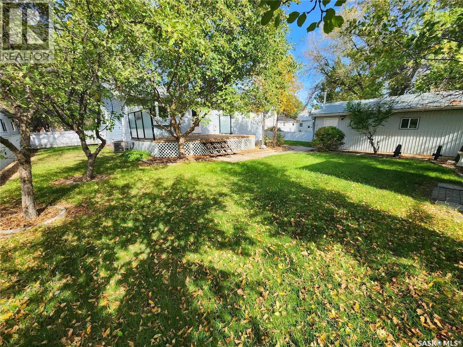 514 1st Avenue E, Lampman, Saskatchewan  S0C 1N0 - Photo 43 - SK019310