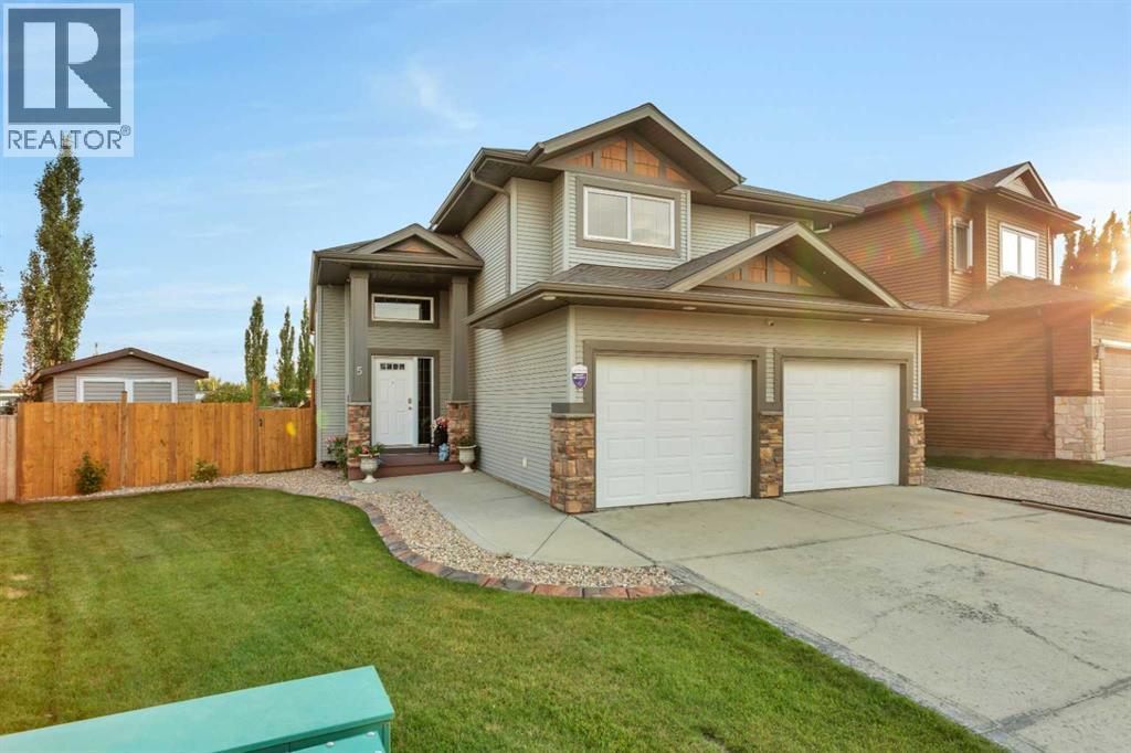 5 Heritage Drive, Penhold, Alberta  T0M 1R0 - Photo 1 - A2256992