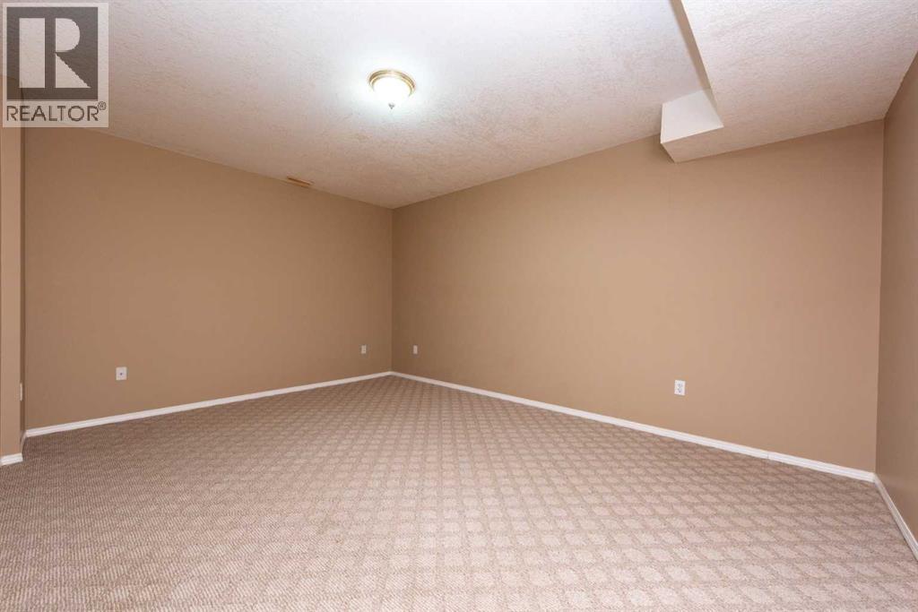 17 Royal Birkdale Crescent Nw, Calgary, Alberta  T3G 5R4 - Photo 31 - A2261089