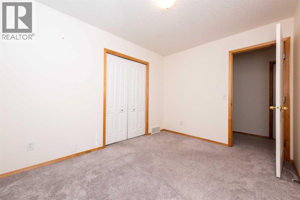17 Royal Birkdale Crescent Nw, Calgary, Alberta  T3G 5R4 - Photo 35 - A2261089