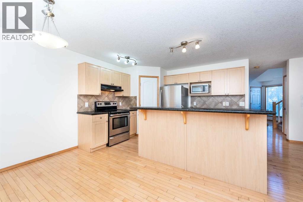 17 Royal Birkdale Crescent Nw, Calgary, Alberta  T3G 5R4 - Photo 8 - A2261089