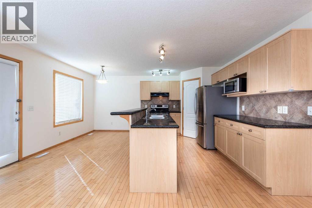 17 Royal Birkdale Crescent Nw, Calgary, Alberta  T3G 5R4 - Photo 5 - A2261089