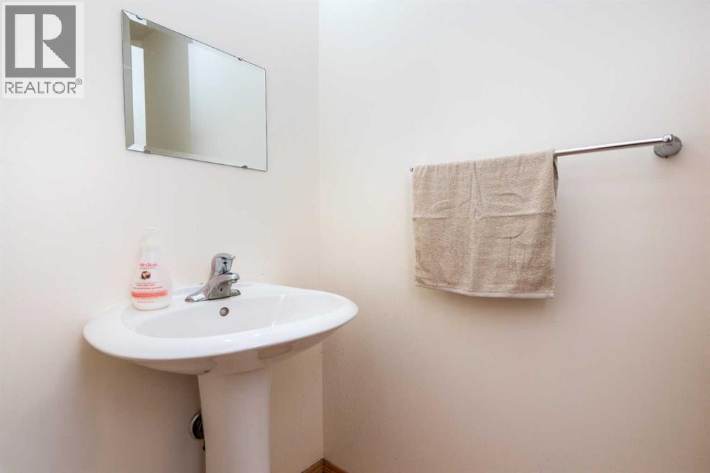 17 Royal Birkdale Crescent Nw, Calgary, Alberta  T3G 5R4 - Photo 11 - A2261089