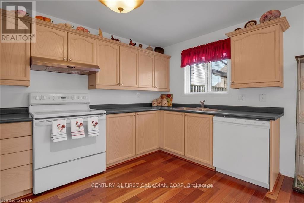 44 - 335 Lighthouse Road, London South, Ontario  N6M 1J8 - Photo 10 - X12437572