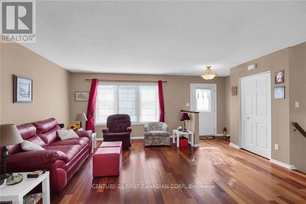 44 - 335 Lighthouse Road, London South, Ontario  N6M 1J8 - Photo 4 - X12437572