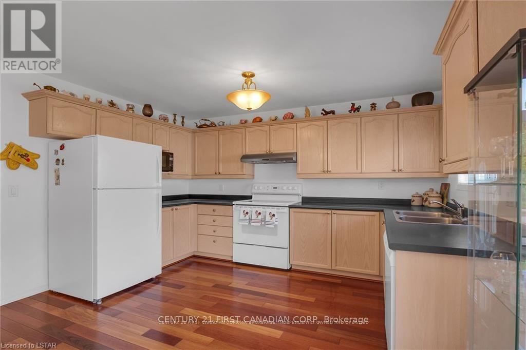 44 - 335 Lighthouse Road, London South, Ontario  N6M 1J8 - Photo 9 - X12437572