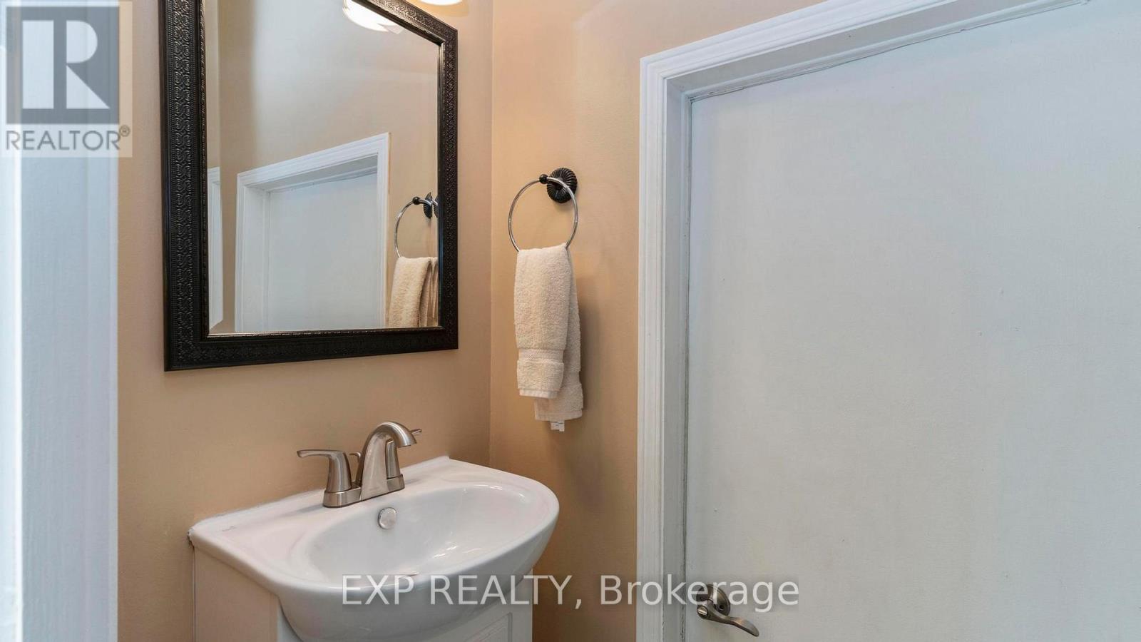 116 Glenroy Crescent, London South, Ontario  N5Z 4H7 - Photo 14 - X12437580