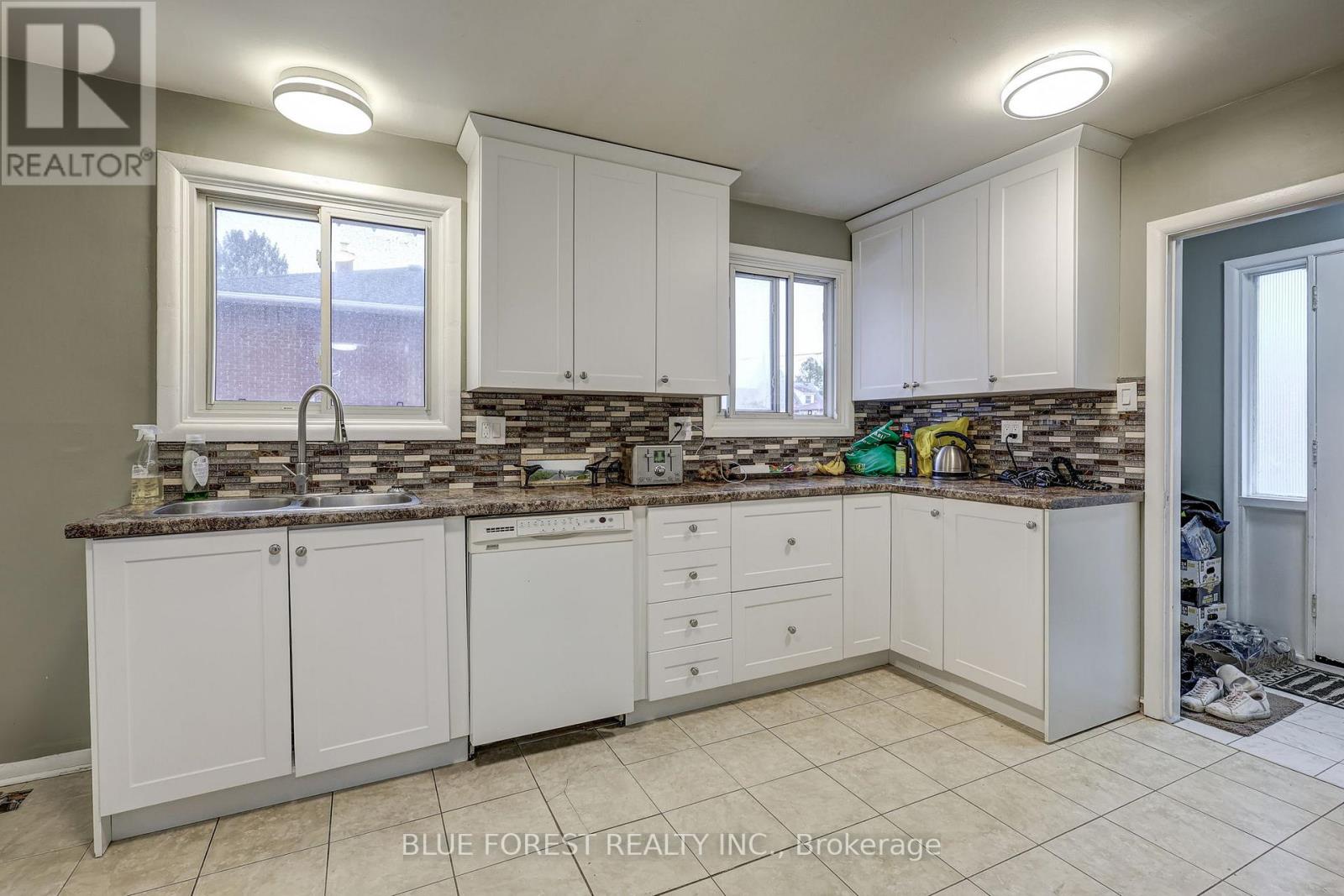 375 Dieppe Street, London South, Ontario  N5Z 3A7 - Photo 11 - X12437583