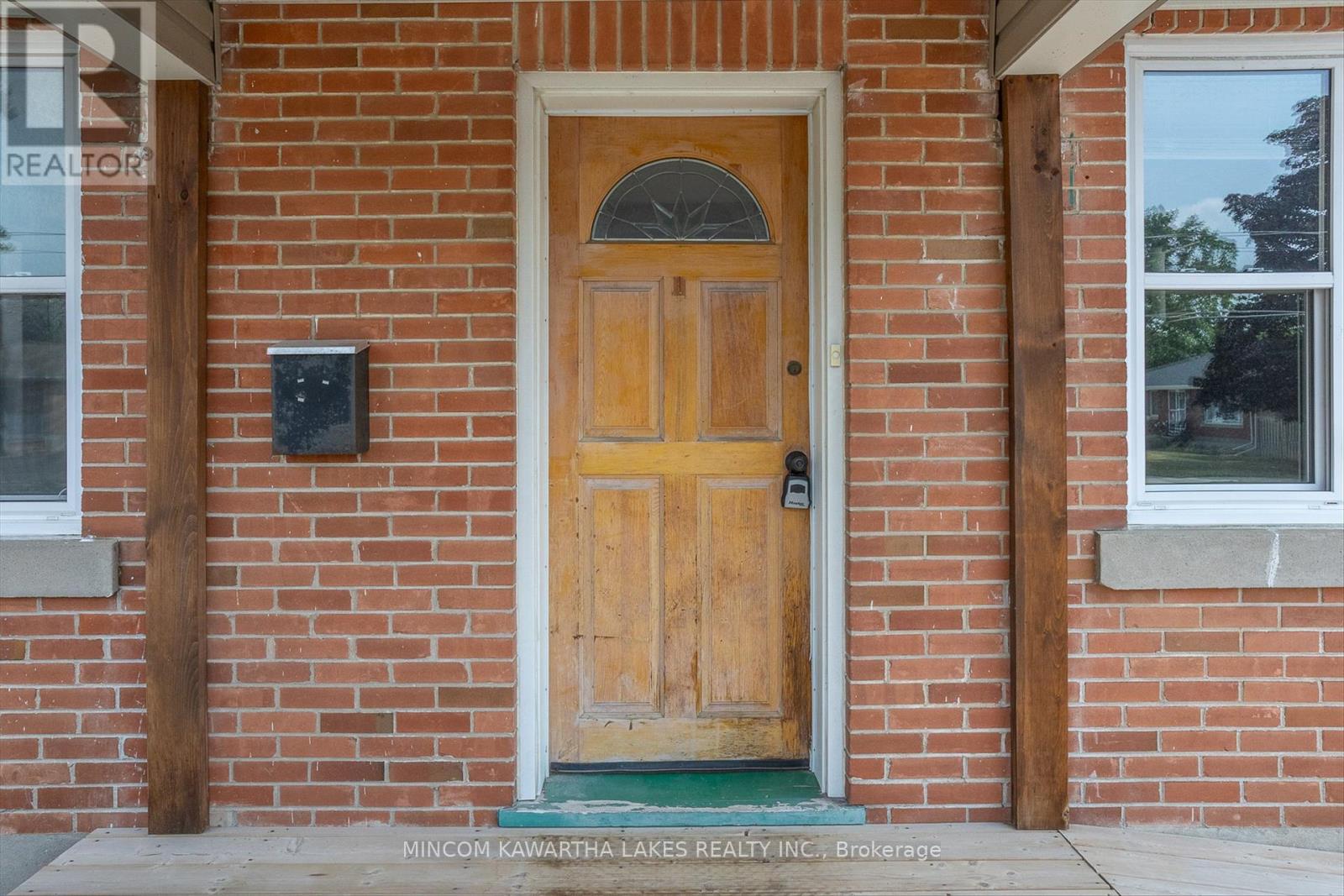 554 Monaghan Road, Peterborough South, Ontario  K9J 5H7 - Photo 5 - X12437590
