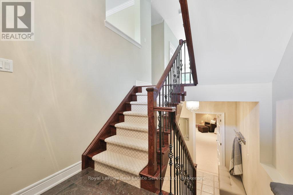2218 Hampstead Road, Oakville, Ontario  L6H 6Y9 - Photo 7 - W12437617