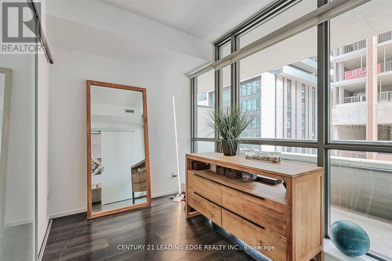 405 - 8 Charlotte Street, Toronto, Ontario  M5V 0K4 - Photo 14 - C12377304