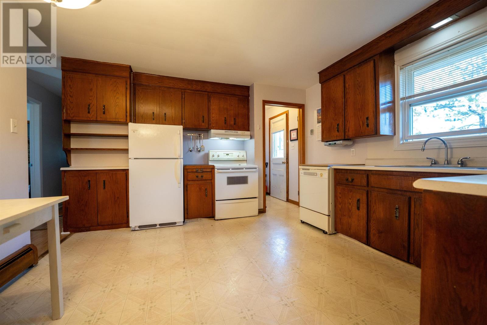 28 Hopeton Road, Stratford, Prince Edward Island  C1B 1T7 - Photo 11 - 202524752