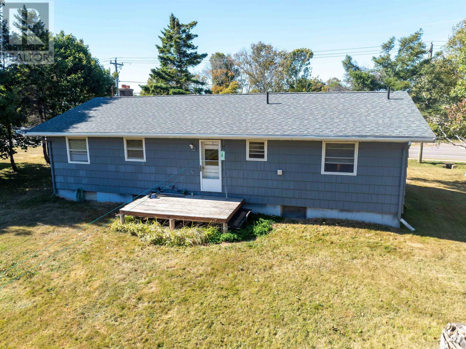 28 Hopeton Road, Stratford, Prince Edward Island  C1B 1T7 - Photo 2 - 202524752
