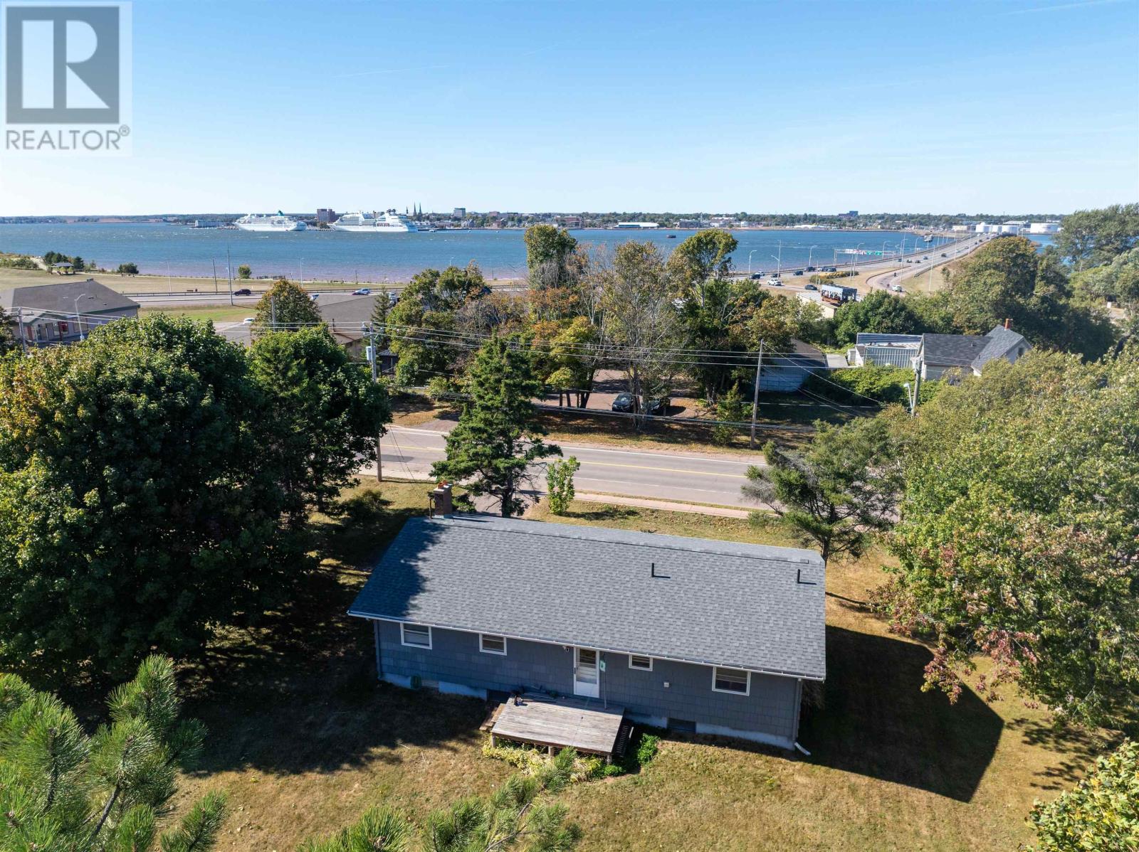 28 Hopeton Road, Stratford, Prince Edward Island  C1B 1T7 - Photo 4 - 202524752