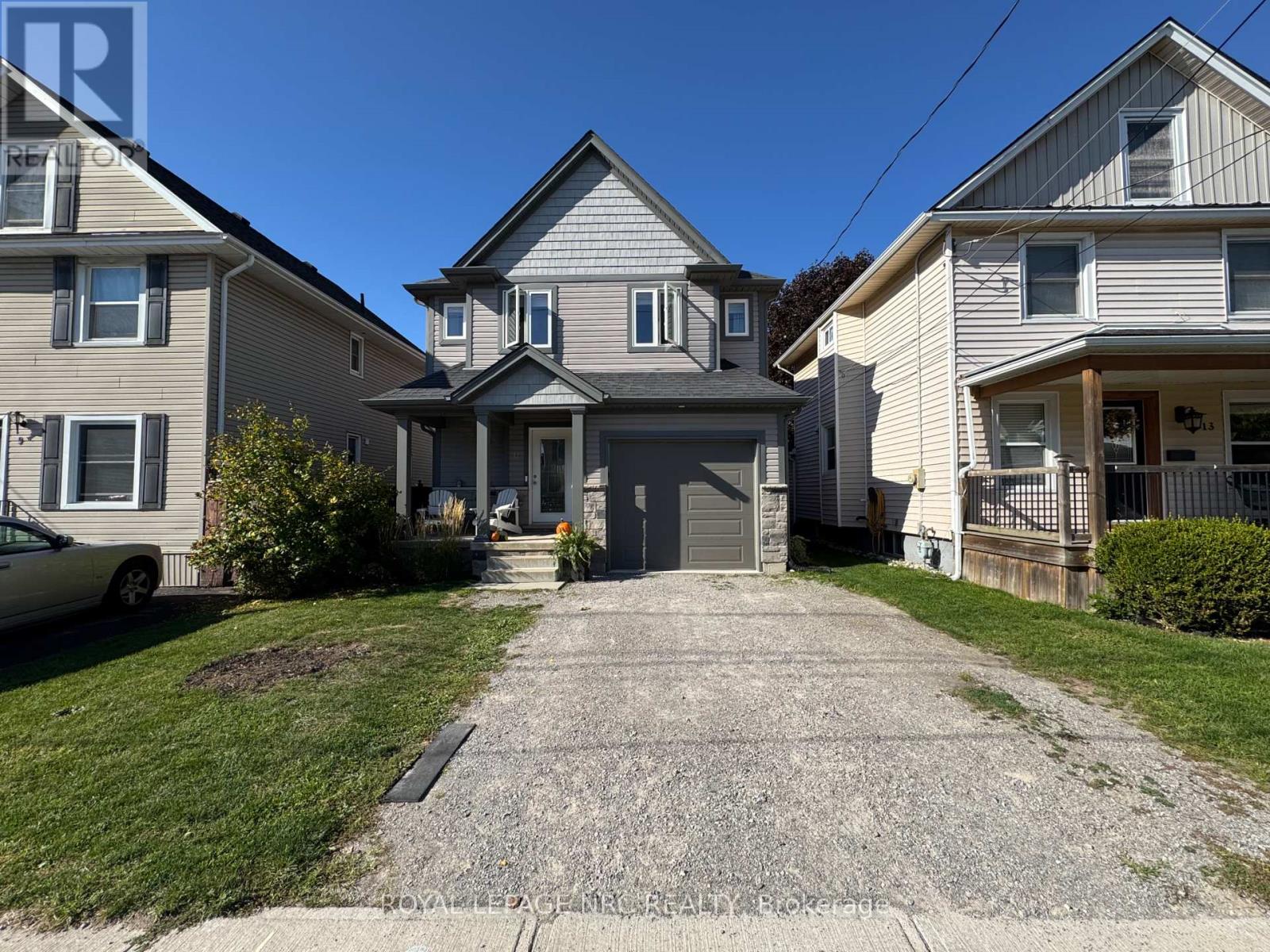 11 Violet Street, St. Catharines, Ontario  L2S 2X1 - Photo 1 - X12437573