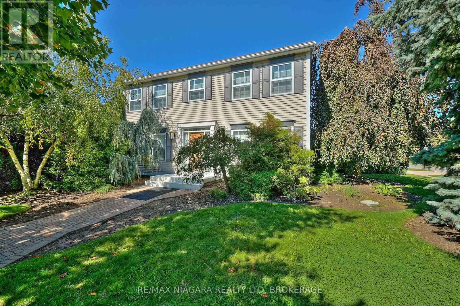 1 Breckenridge Boulevard, St. Catharines (Grapeview), Ontario  L2W 1A7 - Photo 1 - X12437589