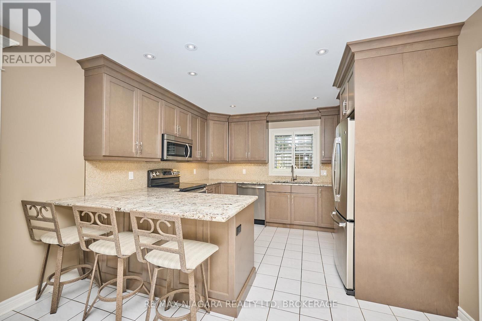1 Breckenridge Boulevard, St. Catharines (Grapeview), Ontario  L2W 1A7 - Photo 17 - X12437589