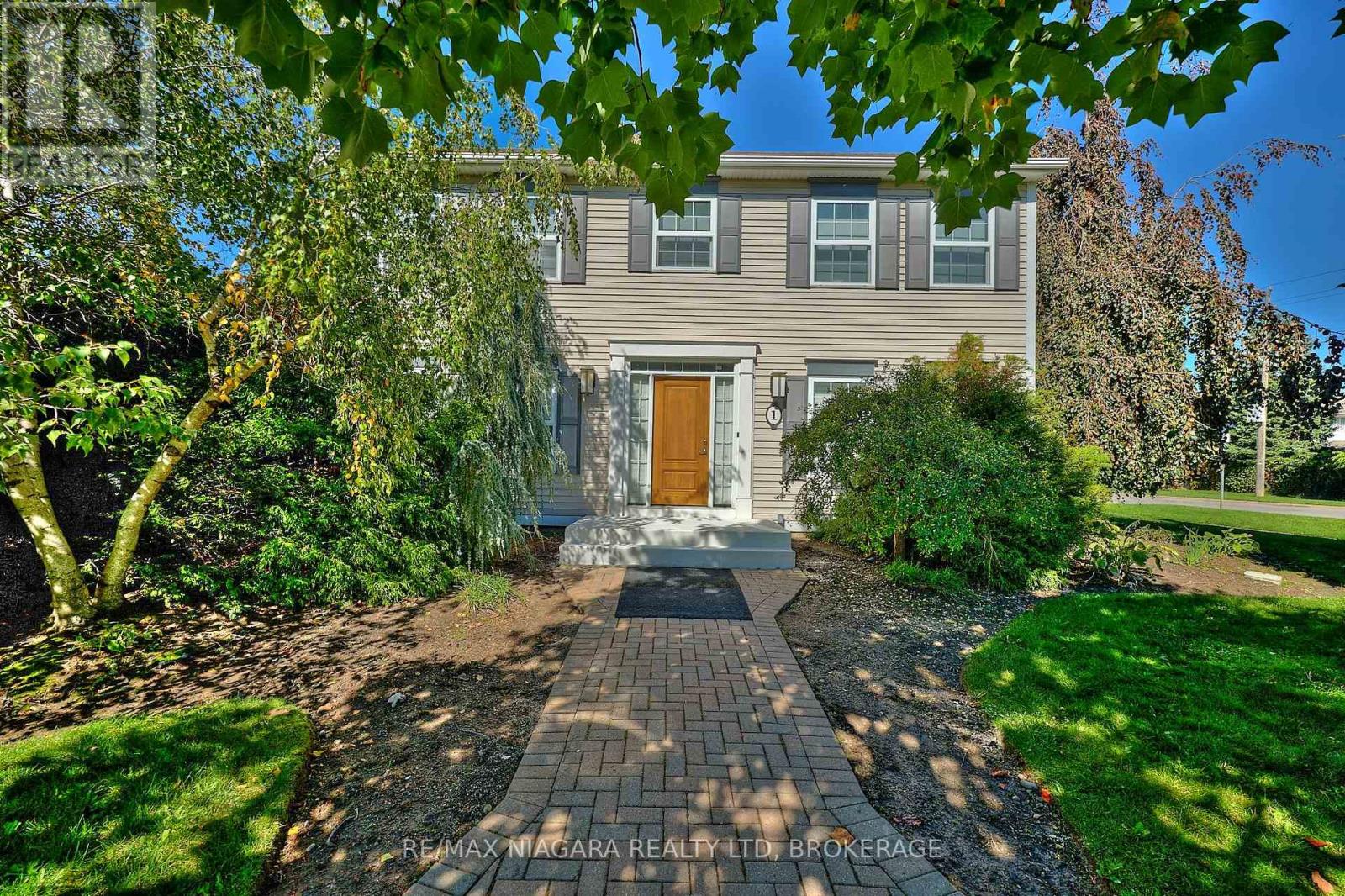 1 Breckenridge Boulevard, St. Catharines (Grapeview), Ontario  L2W 1A7 - Photo 2 - X12437589