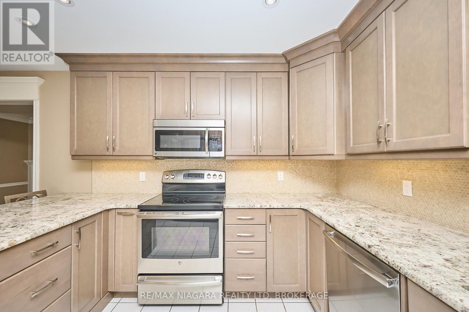 1 Breckenridge Boulevard, St. Catharines (Grapeview), Ontario  L2W 1A7 - Photo 20 - X12437589
