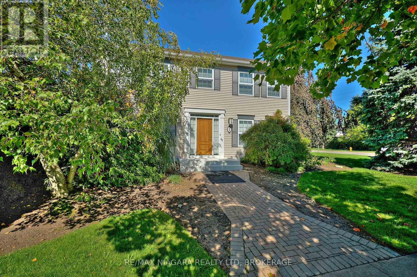 1 Breckenridge Boulevard, St. Catharines (Grapeview), Ontario  L2W 1A7 - Photo 3 - X12437589