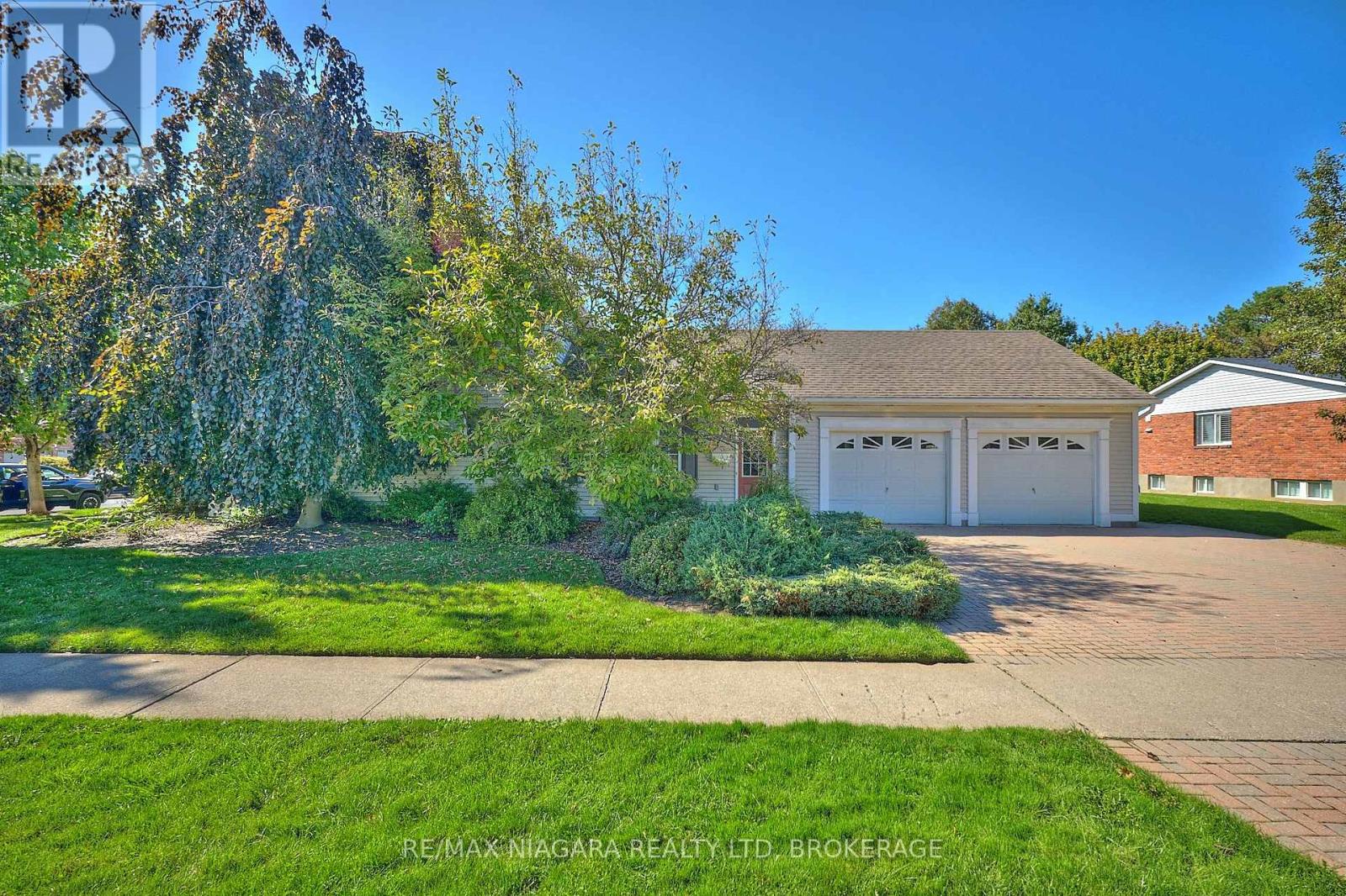 1 Breckenridge Boulevard, St. Catharines (Grapeview), Ontario  L2W 1A7 - Photo 4 - X12437589