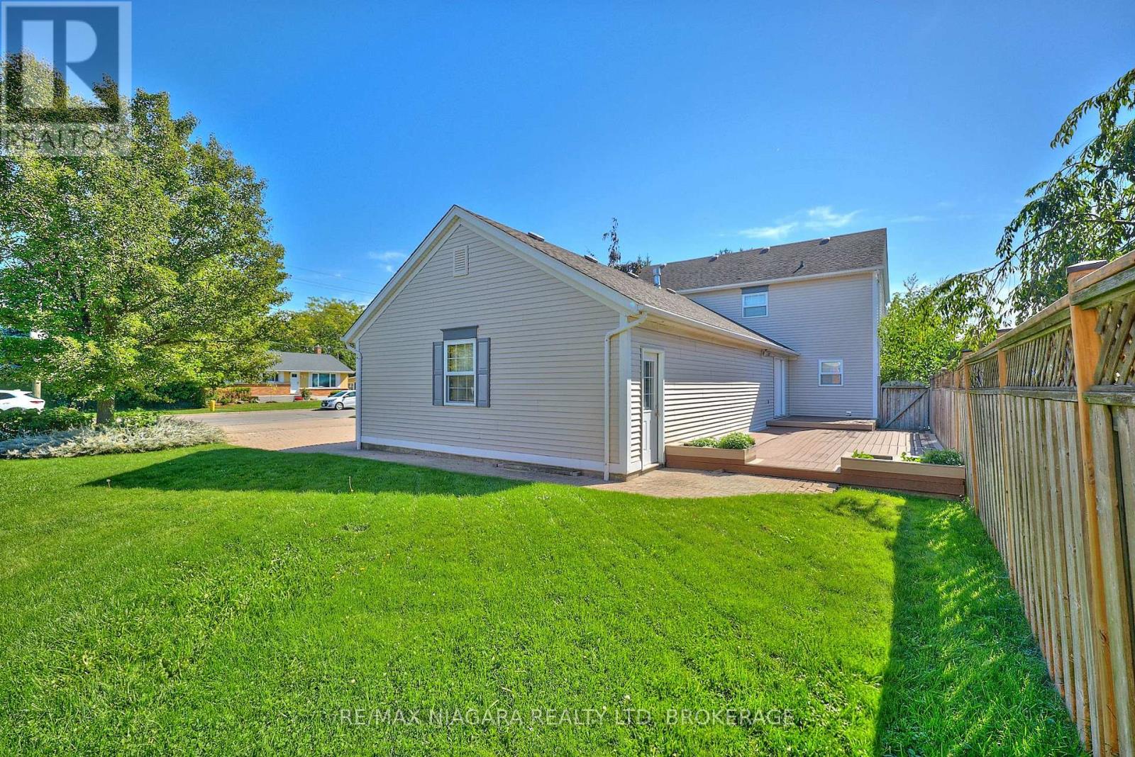 1 Breckenridge Boulevard, St. Catharines (Grapeview), Ontario  L2W 1A7 - Photo 6 - X12437589