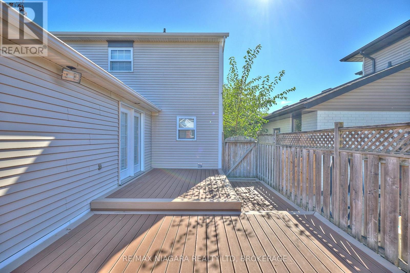 1 Breckenridge Boulevard, St. Catharines (Grapeview), Ontario  L2W 1A7 - Photo 8 - X12437589