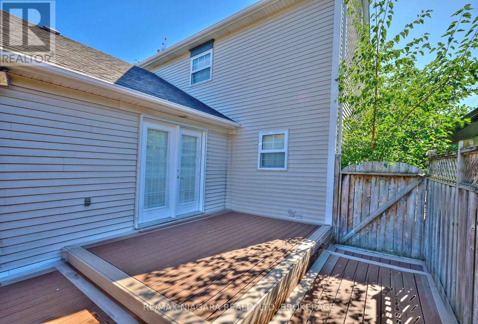 1 Breckenridge Boulevard, St. Catharines (Grapeview), Ontario  L2W 1A7 - Photo 9 - X12437589