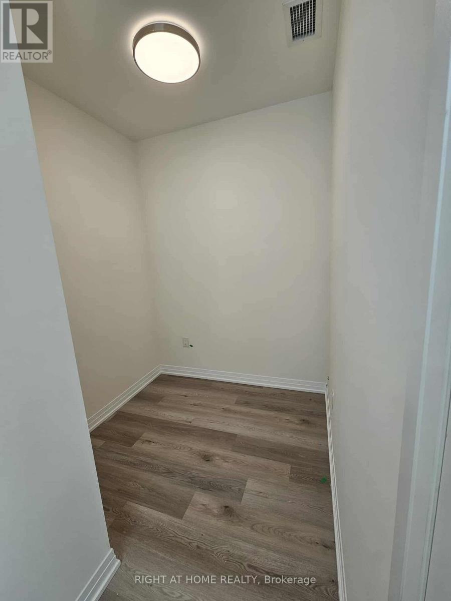 607 - 15 Watergarden Drive, Mississauga, Ontario  L5R 1B2 - Photo 8 - W12436165