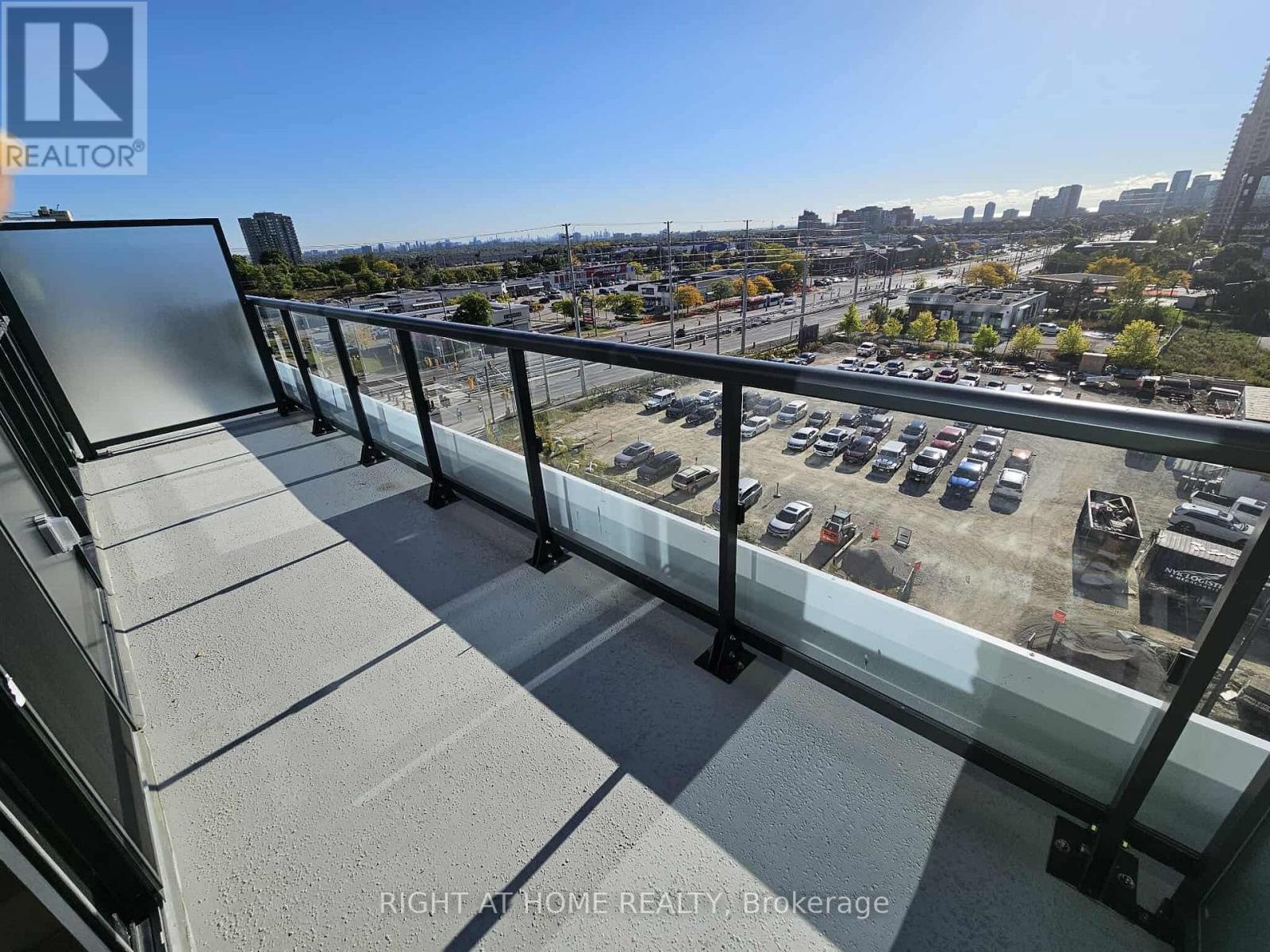 607 - 15 Watergarden Drive, Mississauga, Ontario  L5R 1B2 - Photo 10 - W12436165