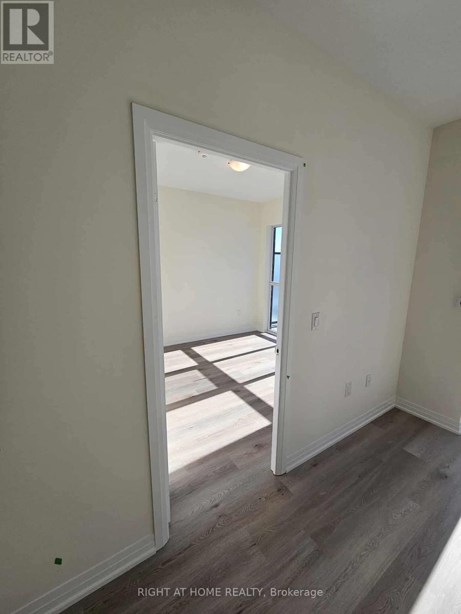 607 - 15 Watergarden Drive, Mississauga, Ontario  L5R 1B2 - Photo 7 - W12436165