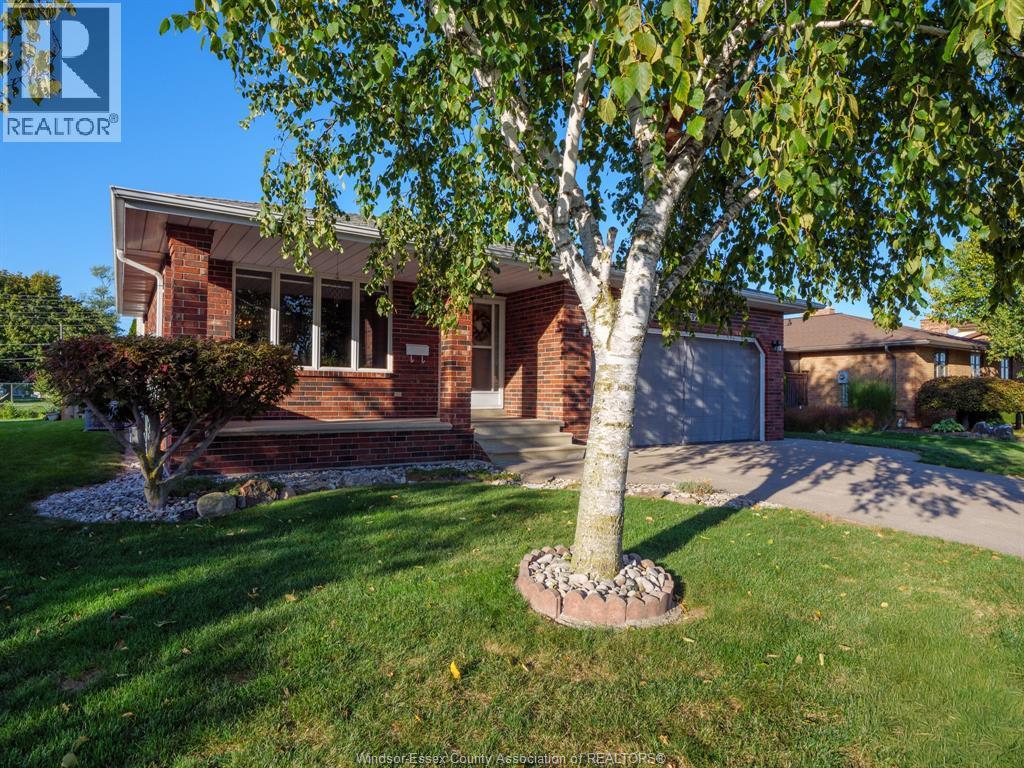 MLS# 25024833: 2392 VIA VITA STREET, Windsor, Canada