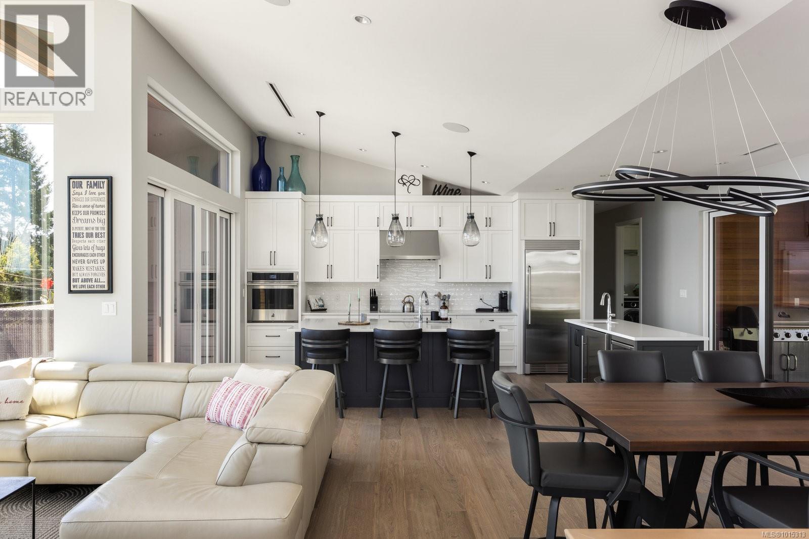 928 Claremont Ave, Saanich, British Columbia  V8Y 1K3 - Photo 10 - 1015313