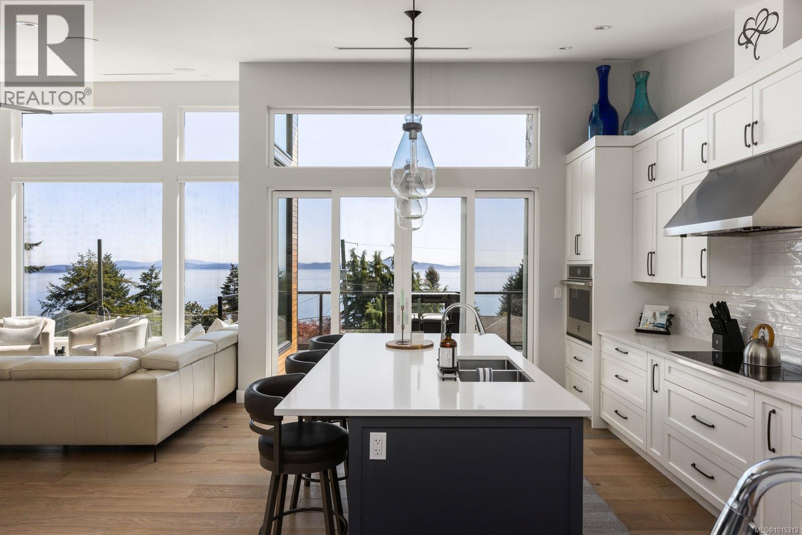 928 Claremont Ave, Saanich, British Columbia  V8Y 1K3 - Photo 15 - 1015313