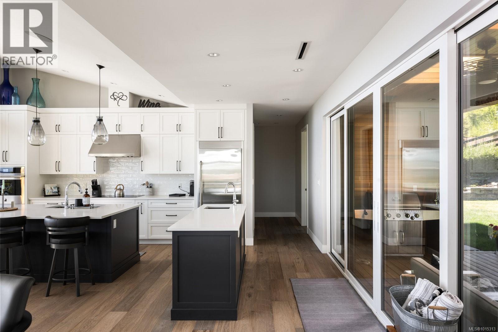 928 Claremont Ave, Saanich, British Columbia  V8Y 1K3 - Photo 27 - 1015313