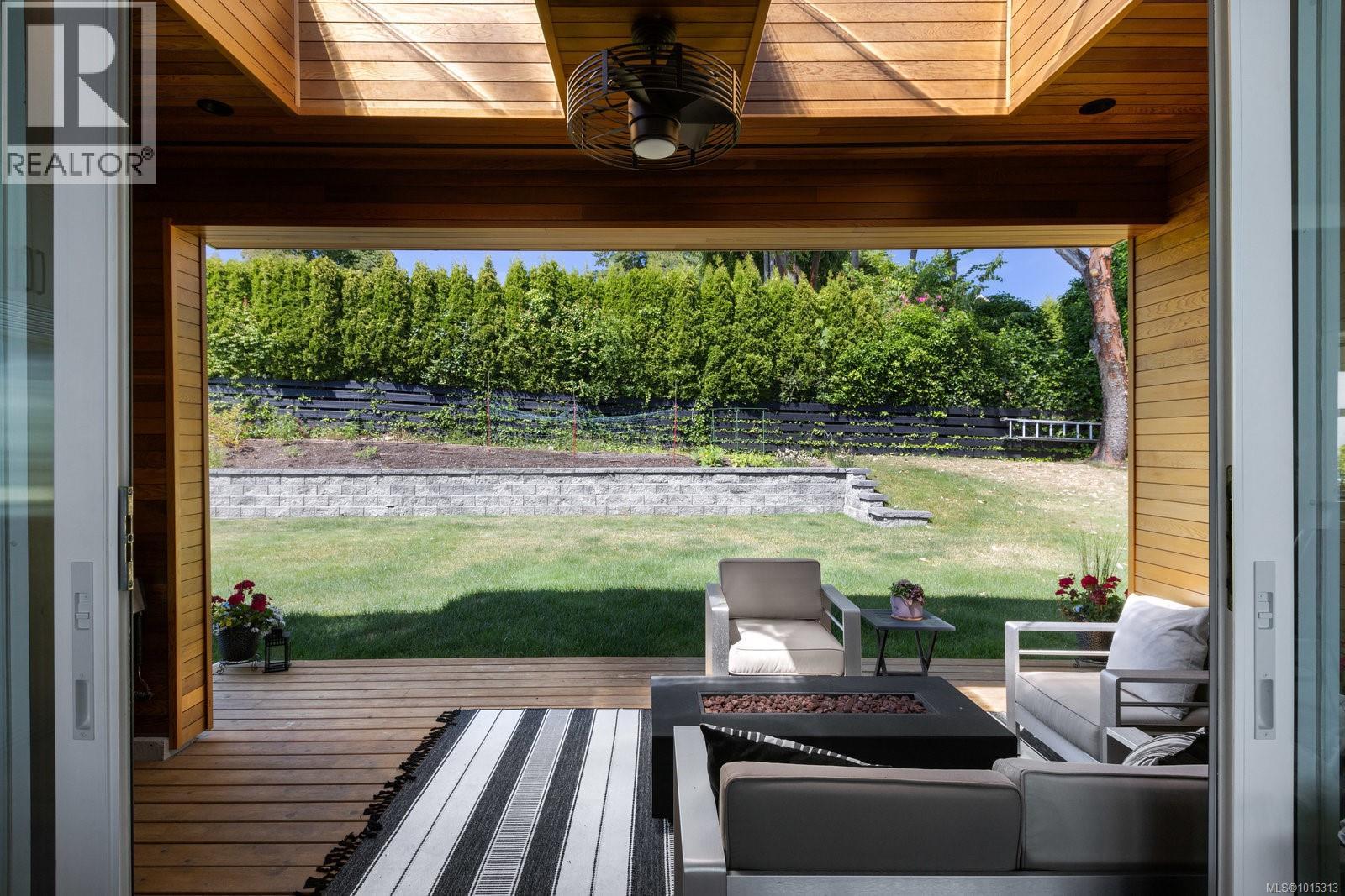 928 Claremont Ave, Saanich, British Columbia  V8Y 1K3 - Photo 28 - 1015313