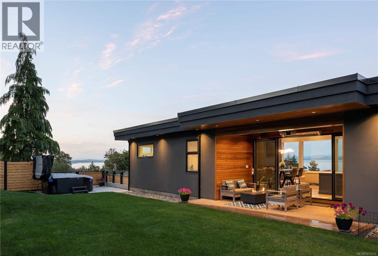 928 Claremont Ave, Saanich, British Columbia  V8Y 1K3 - Photo 31 - 1015313