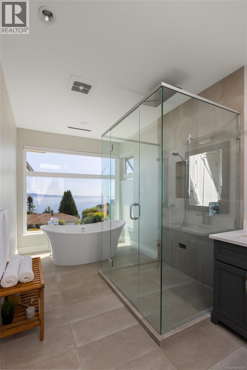 928 Claremont Ave, Saanich, British Columbia  V8Y 1K3 - Photo 34 - 1015313