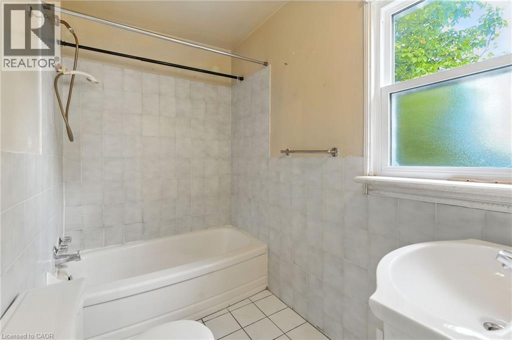 6044 Grey Avenue, Niagara Falls, Ontario  L2G 4B4 - Photo 6 - 40774960