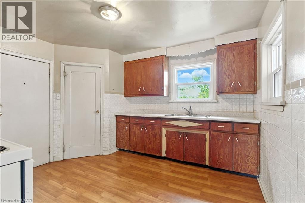 6044 Grey Avenue, Niagara Falls, Ontario  L2G 4B4 - Photo 4 - 40774960