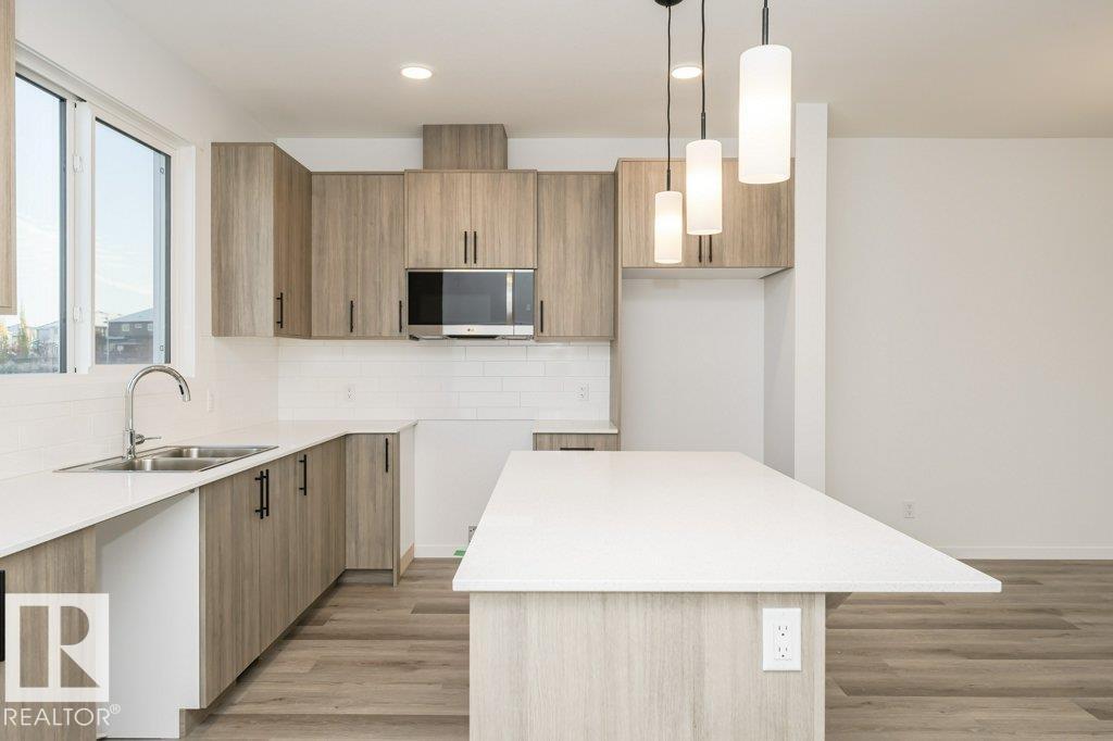 6257 175a Av Nw, Edmonton, Alberta  T5Y 4A5 - Photo 10 - E4460243