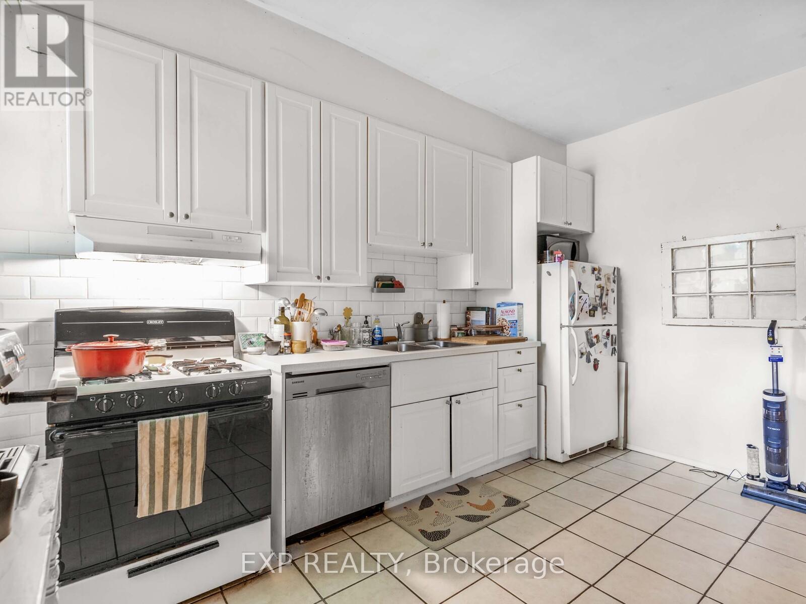 260 Shaw Street, Toronto, Ontario  M6J 2W9 - Photo 9 - C12437447
