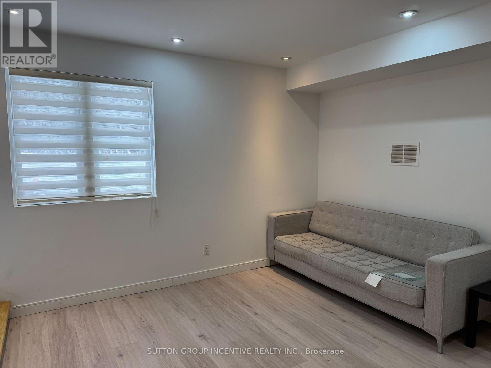 Lower 1 - 233 Ellerslie Avenue, Toronto, Ontario  M2N 1Y3 - Photo 3 - C12437454