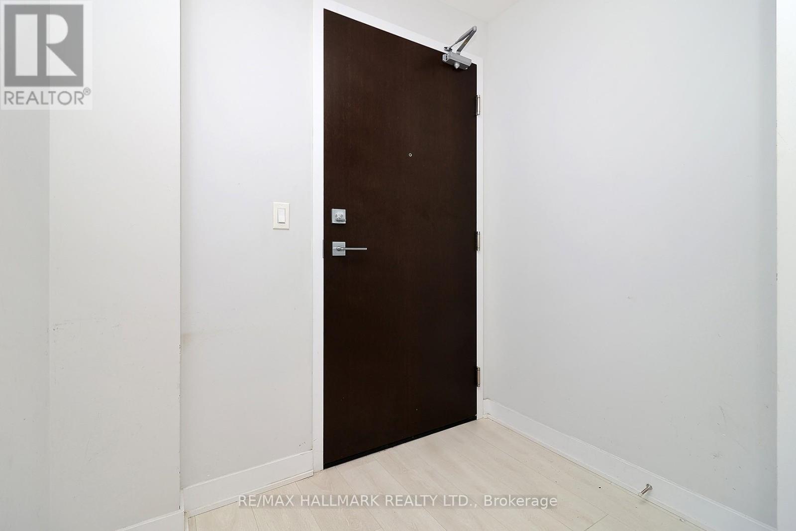 1011 - 2221 Yonge Street, Toronto, Ontario  M4S 0B8 - Photo 2 - C12437470