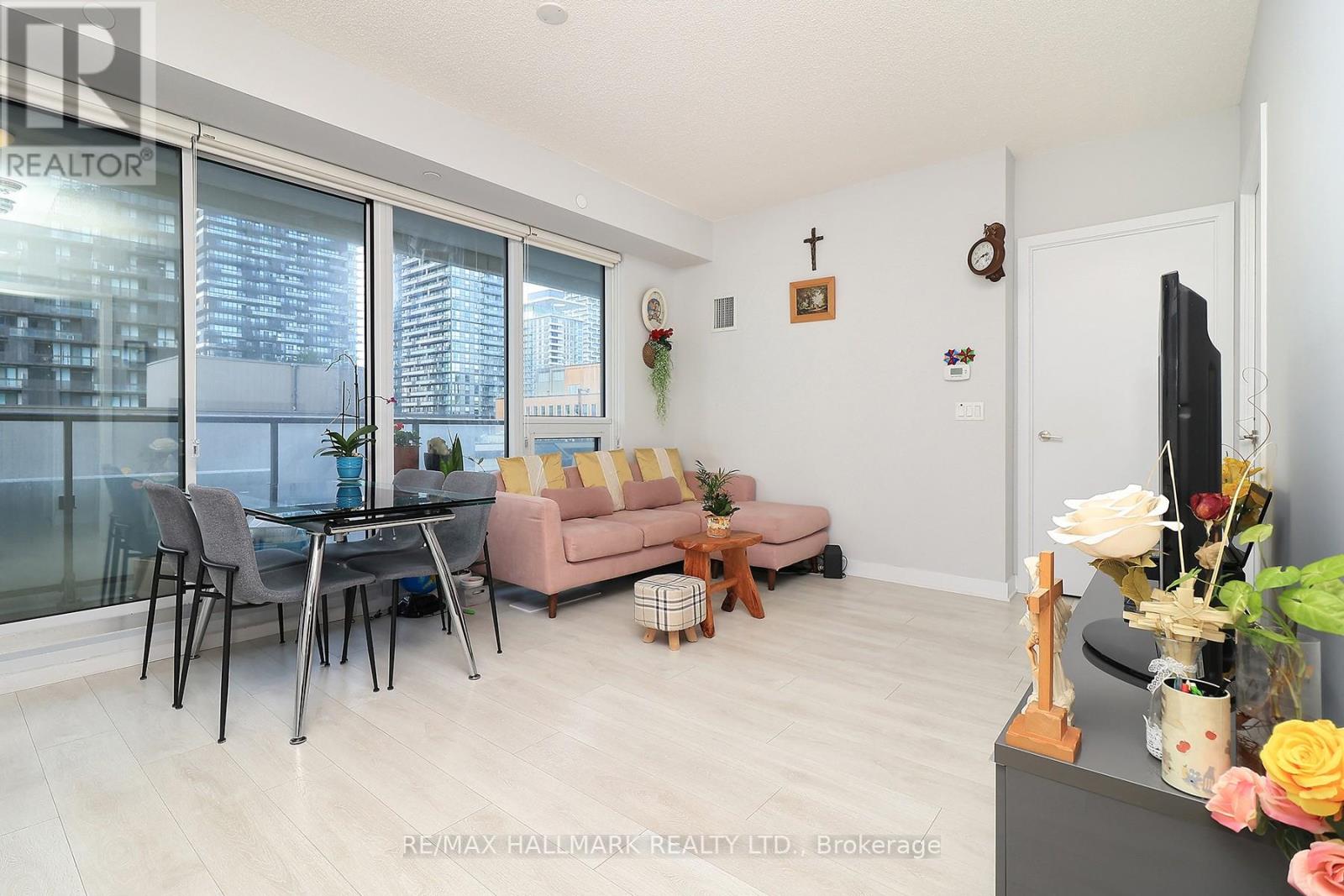 1011 - 2221 Yonge Street, Toronto, Ontario  M4S 0B8 - Photo 8 - C12437470
