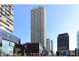1011 - 2221 Yonge Street, Toronto (Mount Pleasant West), Ca