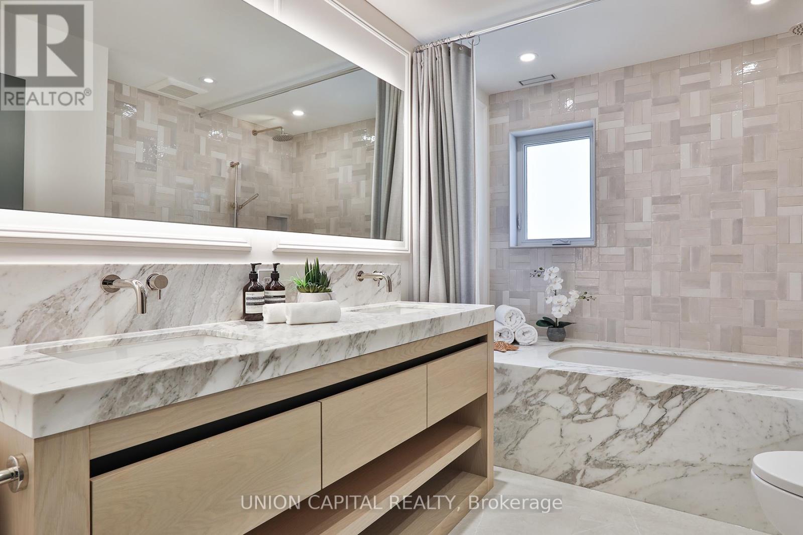 16 Lytton Boulevard, Toronto, Ontario  M4R 1L1 - Photo 35 - C12437494