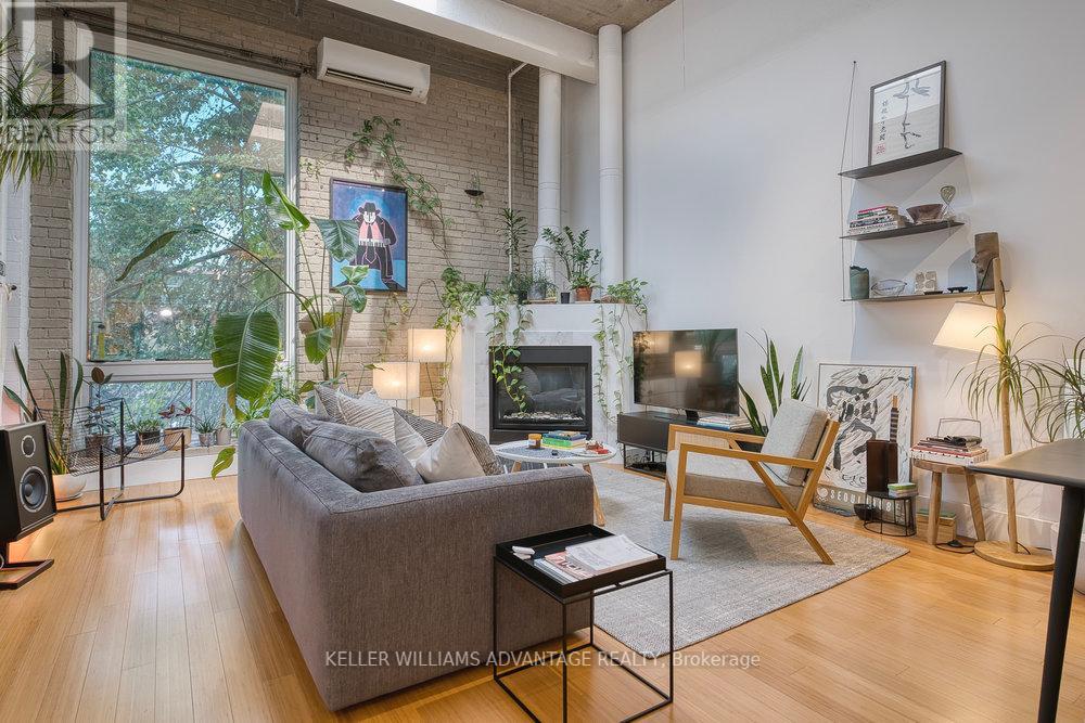 206 - 264 SEATON STREET, Toronto, Ontario