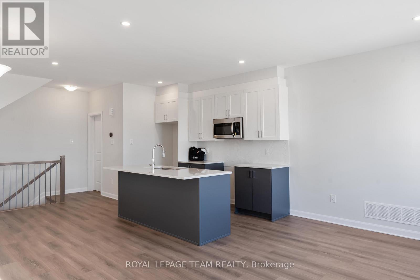 382 Clearpath Private, Ottawa, Ontario  K2T 0S6 - Photo 11 - X12432533